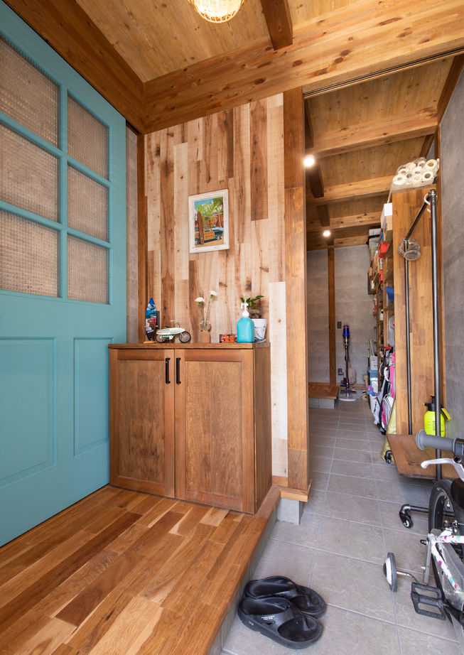 綿半林業 [36.9坪/1980万円/土間収納]アウトドア大好き家族のアメリカンポップなひのきの家の建築実例画像9