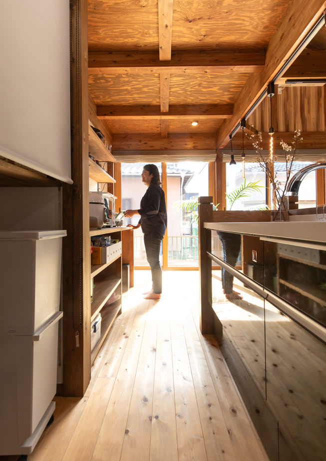 綿半林業 【1930万円/ひのき/家事動線/ペット】森林浴できるリビングのある山小屋風のひのきの家の建築実例画像4