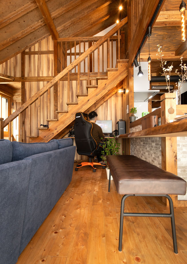 綿半林業 【1930万円/ひのき/家事動線/ペット】森林浴できるリビングのある山小屋風のひのきの家の建築実例画像5