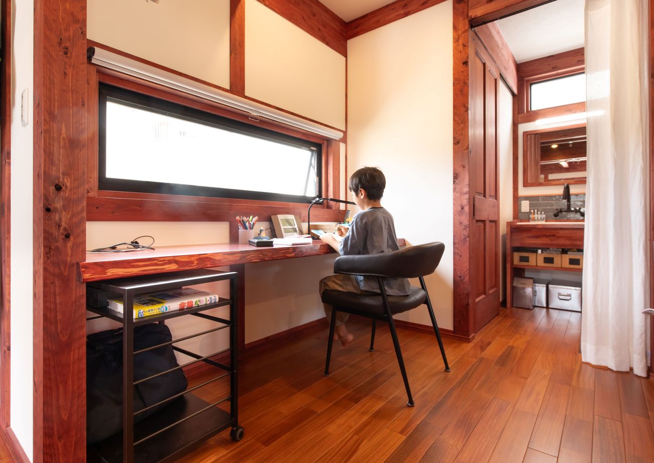 綿半林業 【2500万円台/29坪/ダウンフロアリビング/子育て】家事ラク動線や秘密基地で快適と楽しさが両立した木の家の建築実例画像5