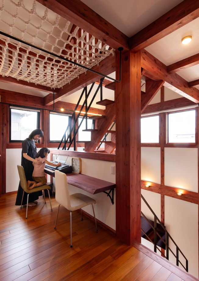 綿半林業 【2500万円台/29坪/ダウンフロアリビング/子育て】家事ラク動線や秘密基地で快適と楽しさが両立した木の家の建築実例画像6