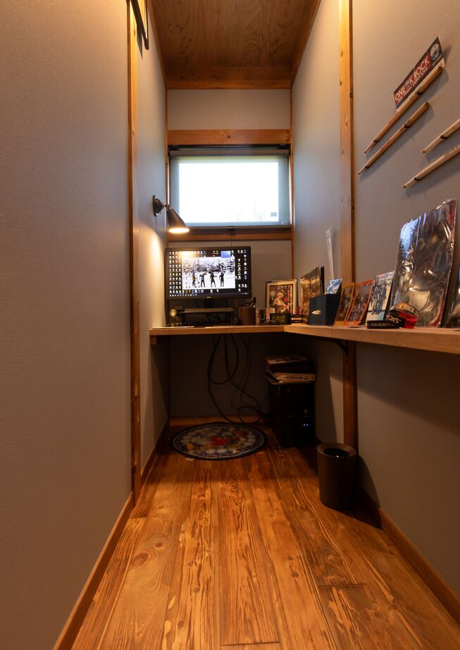 綿半林業 【1000万円台後半/29坪/20代/ペット】好みの趣味空間にする楽しさあふれるひのきの平屋の建築実例画像11