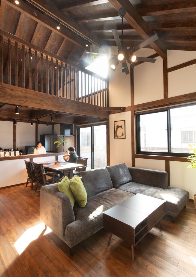 綿半林業 【1724万円/36坪/ひのき/子育て】人を呼ぶのが楽しみになる癒しの古民家風ひのきの家の建築実例画像5