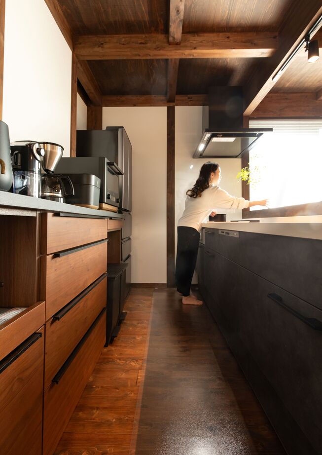 綿半林業 【1724万円/36坪/ひのき/子育て】人を呼ぶのが楽しみになる癒しの古民家風ひのきの家の建築実例画像6