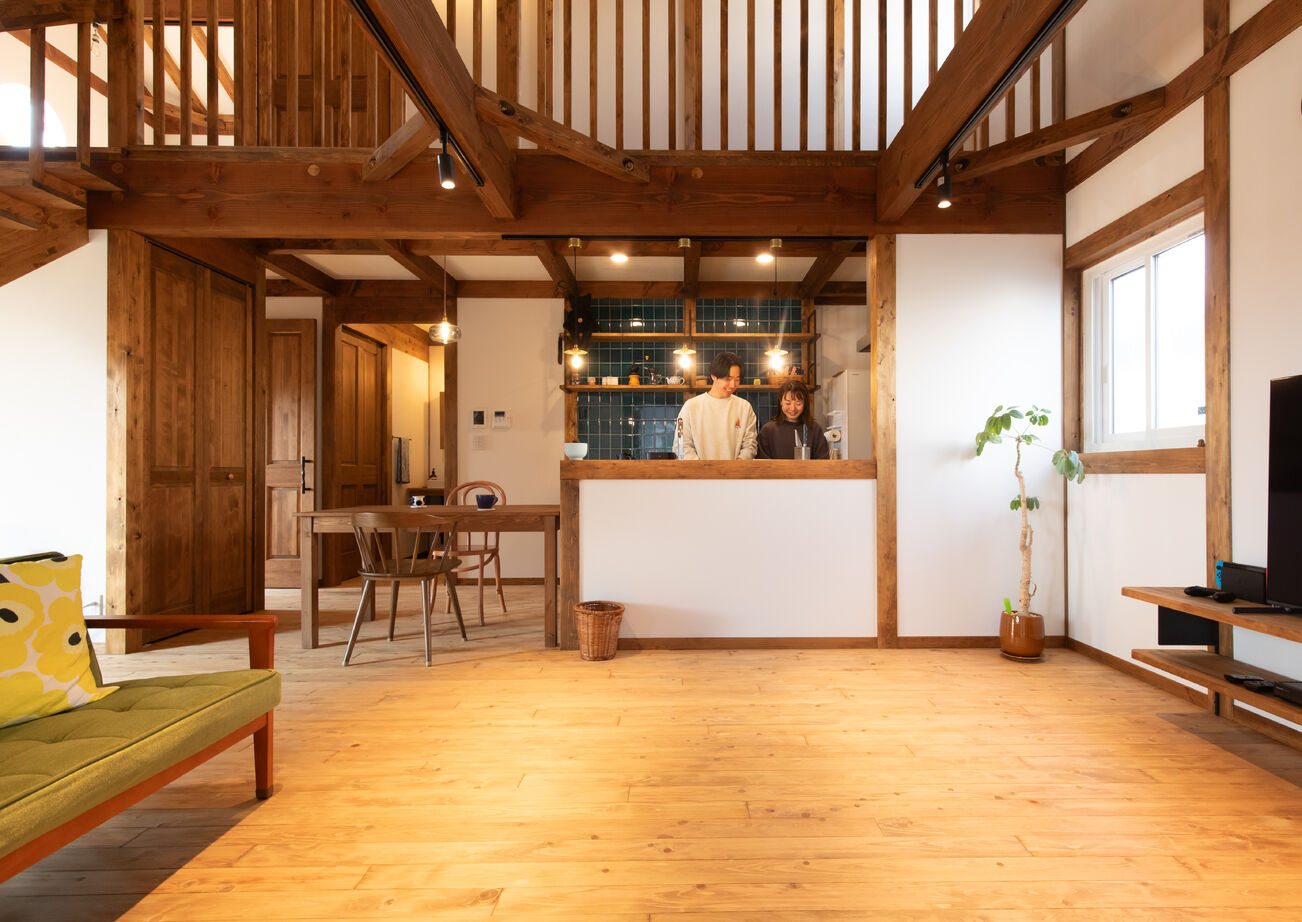 綿半林業 【2000万円台/ペット/ひのき】人も猫も心地いい大空間が広がる古民家風ひのきの家の建築実例画像3