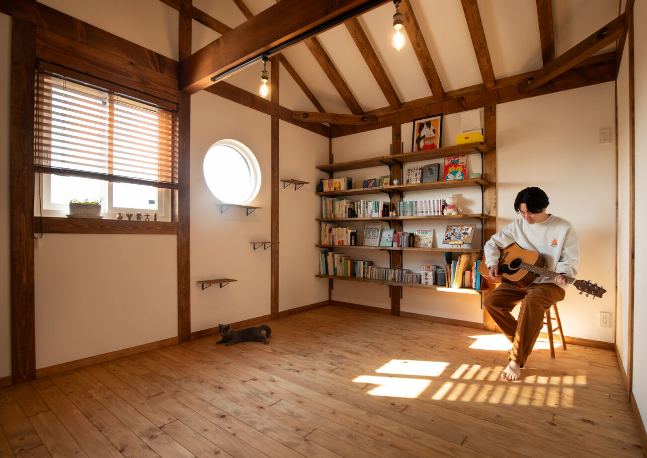綿半林業 【2000万円台/ペット/ひのき】人も猫も心地いい大空間が広がる古民家風ひのきの家の建築実例画像7