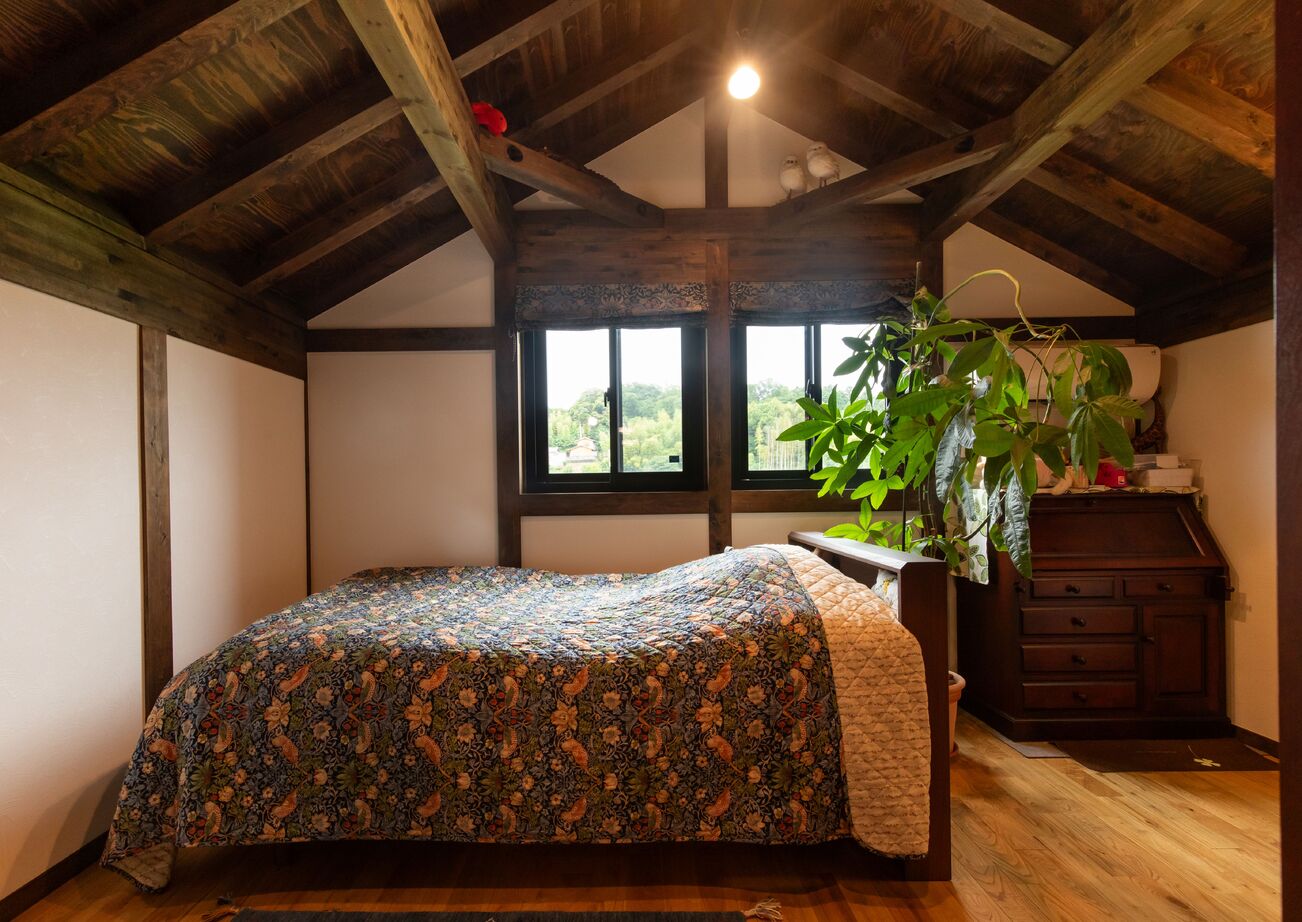 綿半林業 【土間/ペット/薪ストーブ】家族とペットがひとつになる和モダン旅館風ひのきの家の建築実例画像7