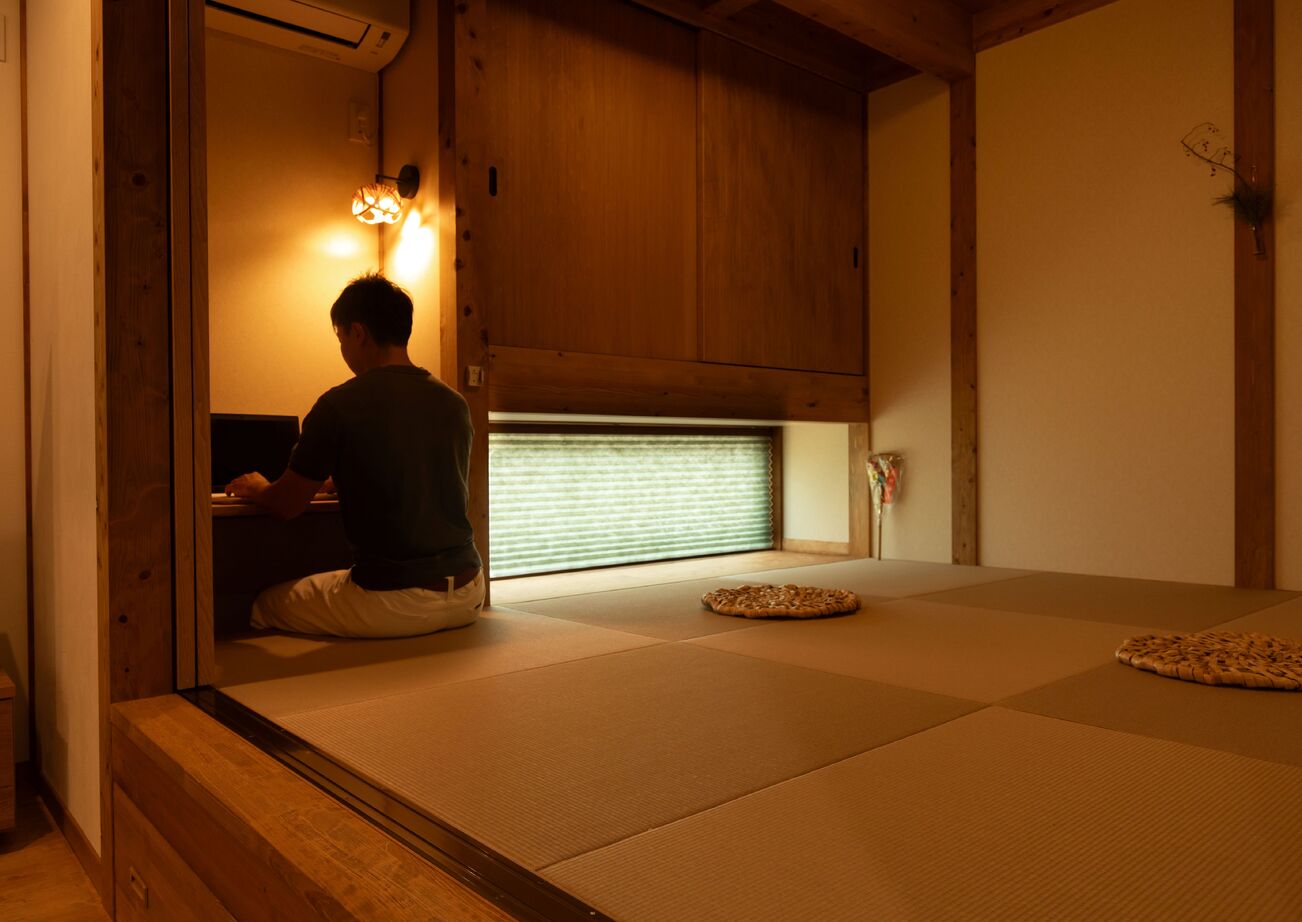 綿半林業 【ロフト/薪ストーブ/北欧風/ひのき】「ヒュッゲ」な暮らしを叶える宝箱のようなロッジ風の家の建築実例画像8