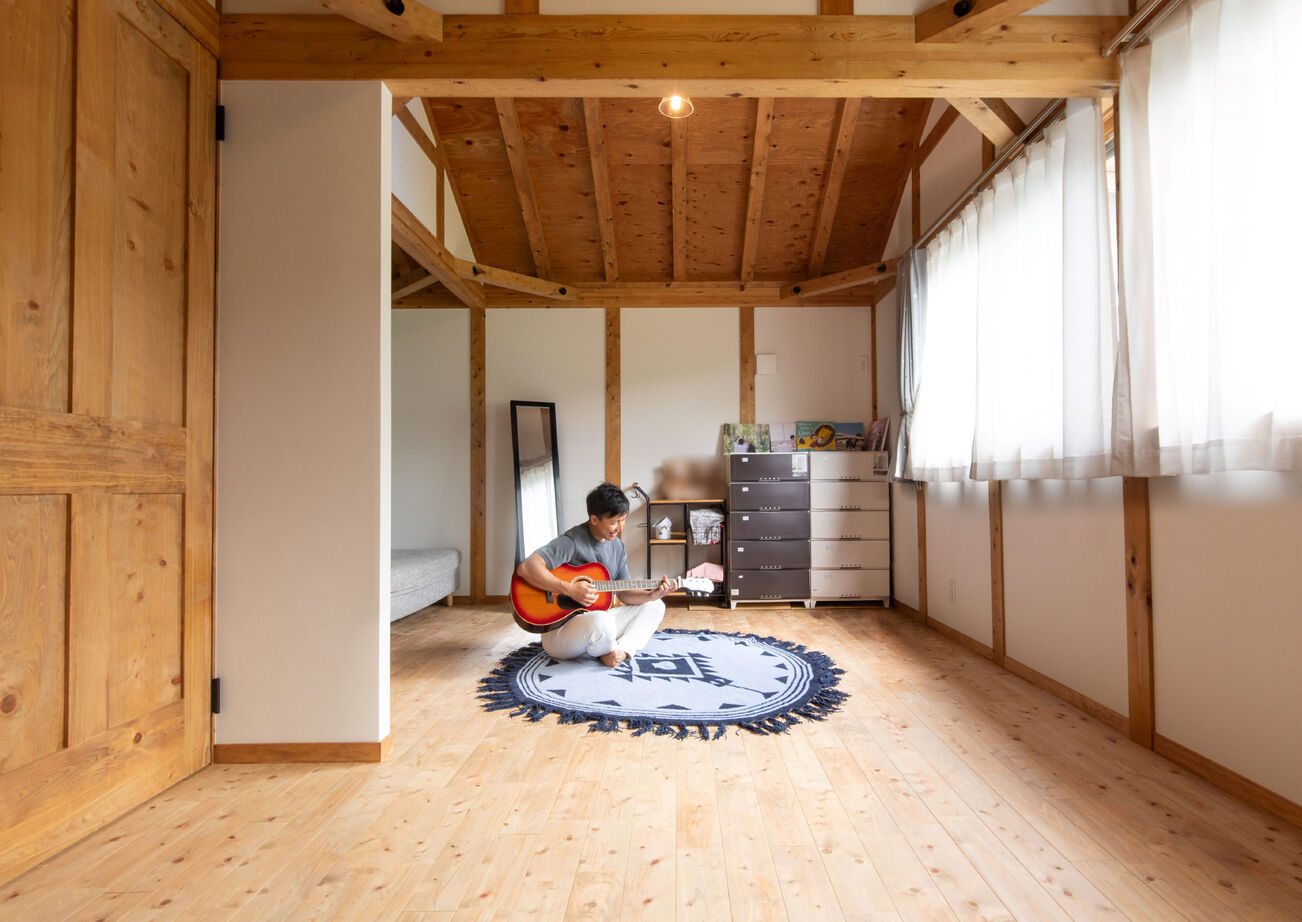 綿半林業 【ロフト/薪ストーブ/北欧風/ひのき】「ヒュッゲ」な暮らしを叶える宝箱のようなロッジ風の家の建築実例画像10