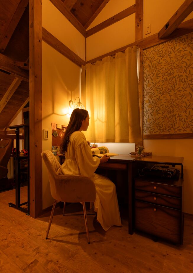 綿半林業 【ロフト/薪ストーブ/北欧風/ひのき】「ヒュッゲ」な暮らしを叶える宝箱のようなロッジ風の家の建築実例画像11