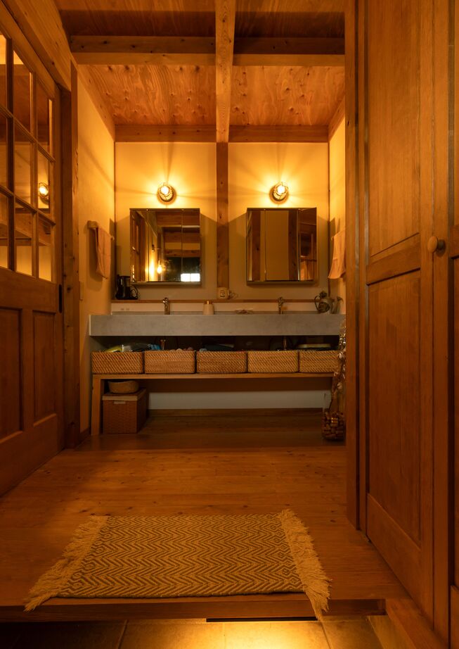 綿半林業 【ロフト/薪ストーブ/北欧風/ひのき】「ヒュッゲ」な暮らしを叶える宝箱のようなロッジ風の家の建築実例画像17