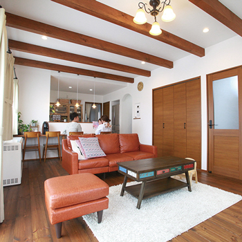 アーキホームライフ ［京都・～2000万円・30坪以下・駐車場有］自然素材をふんだんに使ったローコストの家の実例（間取り有）の建築実例画像2