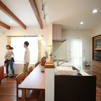アーキホームライフ ［京都・～2000万円・30坪以下・駐車場有］自然素材をふんだんに使ったローコストの家の実例（間取り有）の建築実例画像4