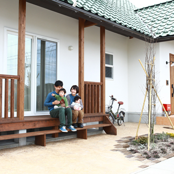 アーキホームライフ ［京都・～2000万円・30坪以下・駐車場有］ウッドデッキ&漆喰と無垢材を使った自然素材の家（間取り有）の建築実例画像9