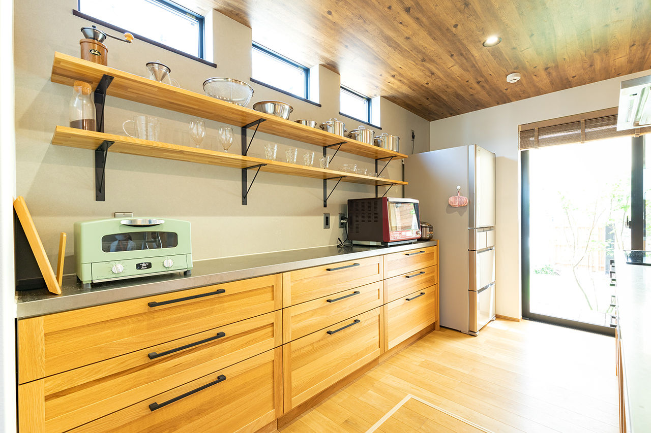 アーキホームライフ ［京都・1000万円台］ネイビーブルーの外壁とアルダーの無垢材がおしゃれなナチュラルな家（間取り有）の建築実例画像5