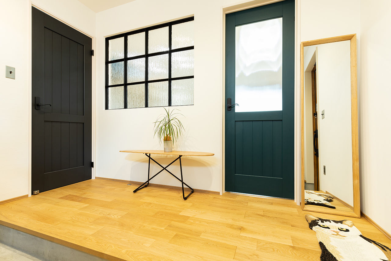 アーキホームライフ ［京都・1000万円台］ネイビーブルーの外壁とアルダーの無垢材がおしゃれなナチュラルな家（間取り有）の建築実例画像9