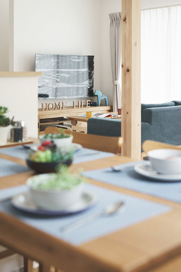 アーキホームライフ 【京都・2000万円台・車庫付き】金属サイディング×木目のスタイリッシュなガレージハウス（間取り有）の建築実例画像5