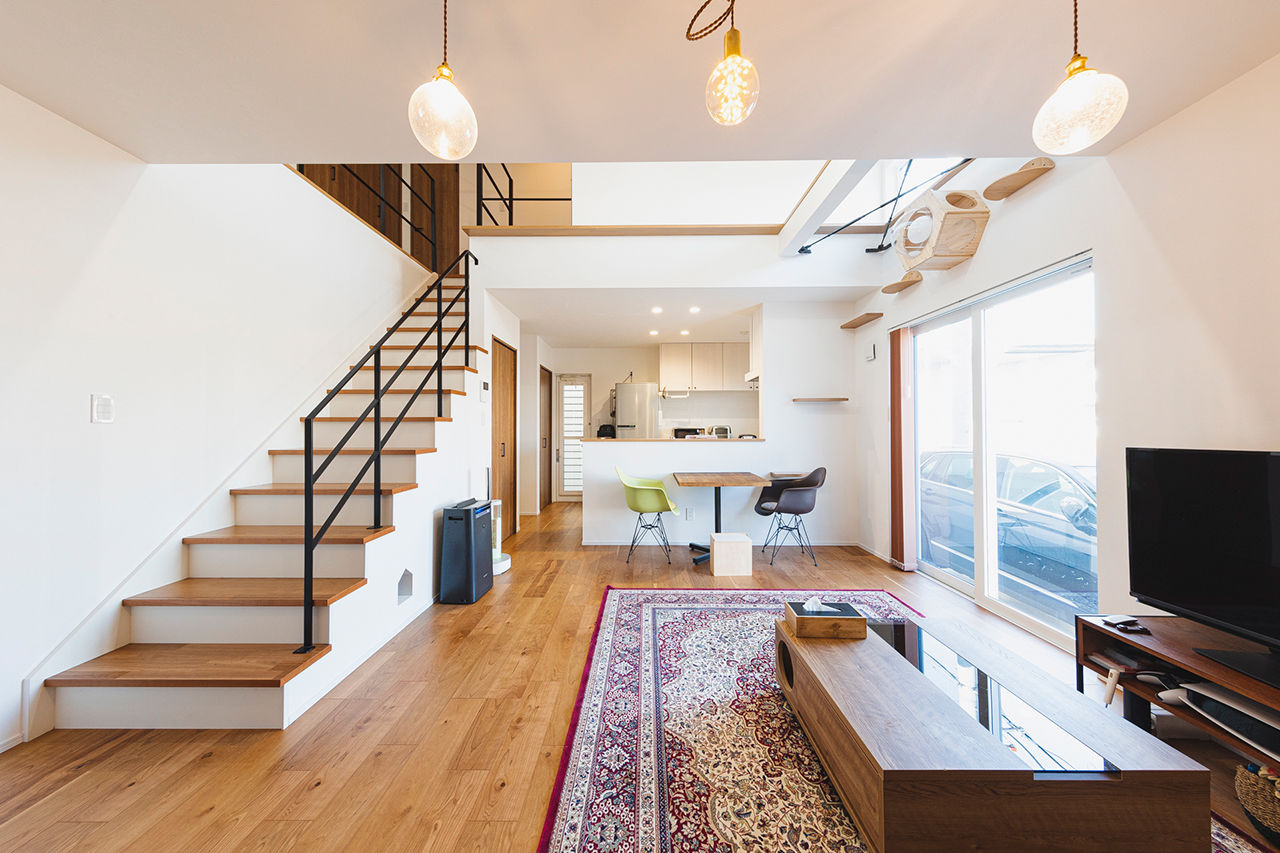 アーキホームライフ 【大阪/1000万円台/吹き抜け】ネコと一緒に快適に暮らす。シンプルな窓なし外観の中に、開放的な家の建築実例画像2