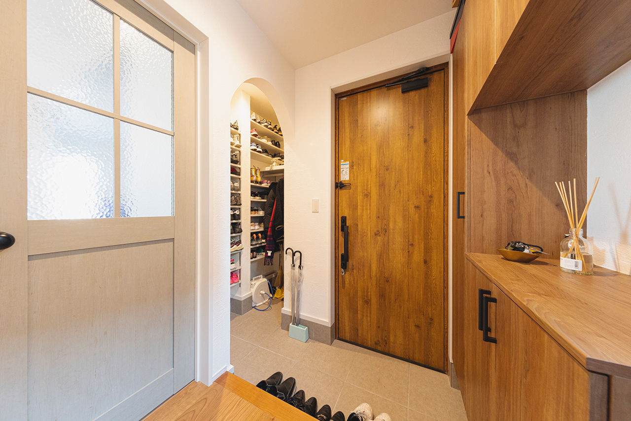 アーキホームライフ 【大阪/1000万円台/吹き抜け】ネコと一緒に快適に暮らす。シンプルな窓なし外観の中に、開放的な家の建築実例画像9