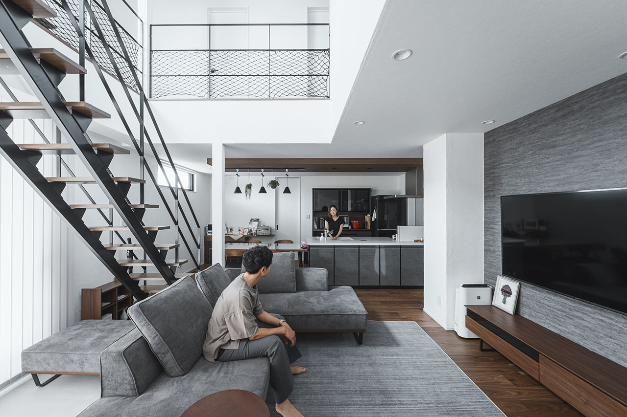 アーキホームライフ 【土間/鉄骨階段/ビルトインガレージ】人が集まりやすいシンプルな家。テレワークも景色を眺めながら快適にの建築実例画像2