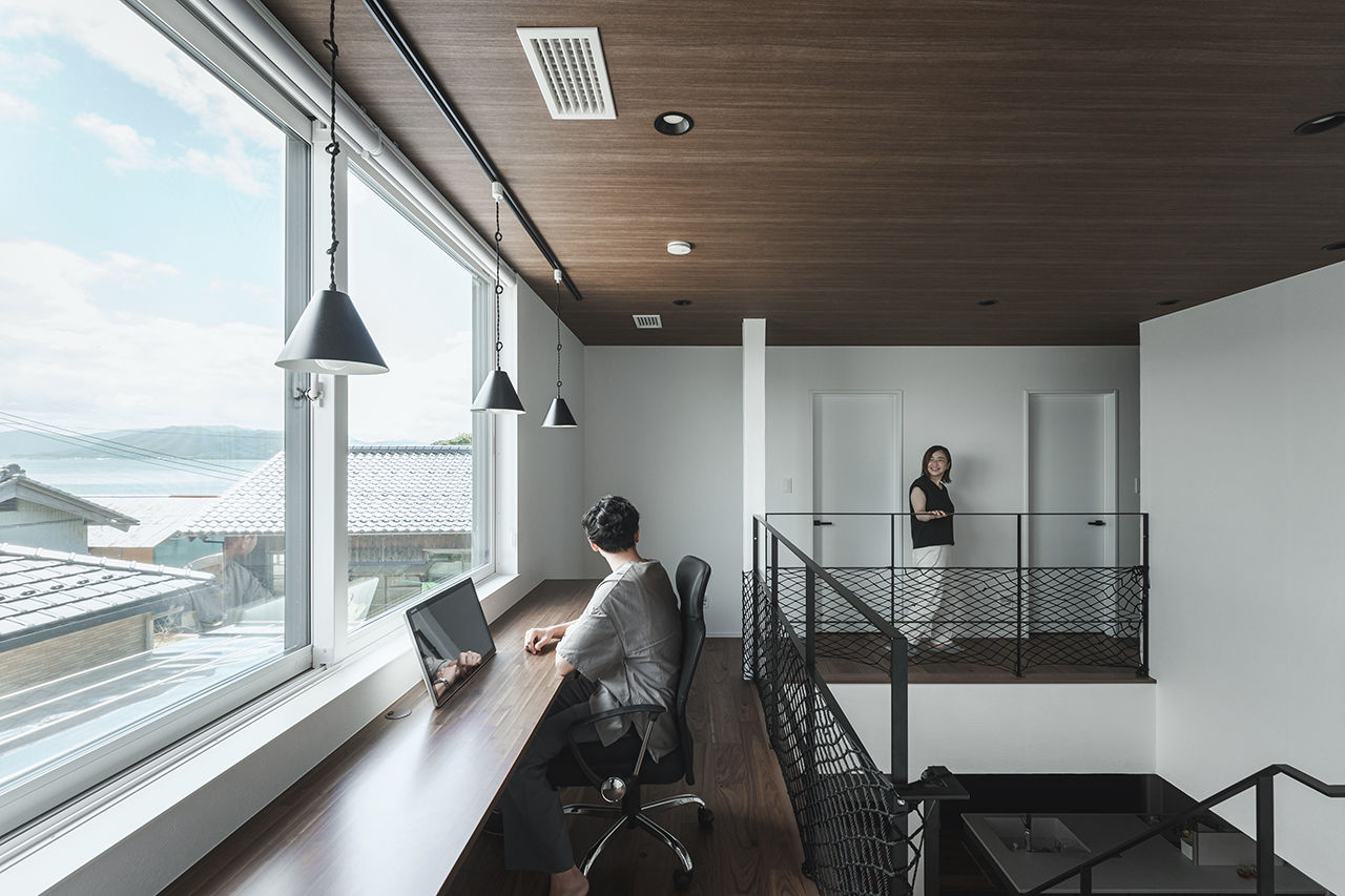 アーキホームライフ 【土間/鉄骨階段/ビルトインガレージ】人が集まりやすいシンプルな家。テレワークも景色を眺めながら快適にの建築実例画像3