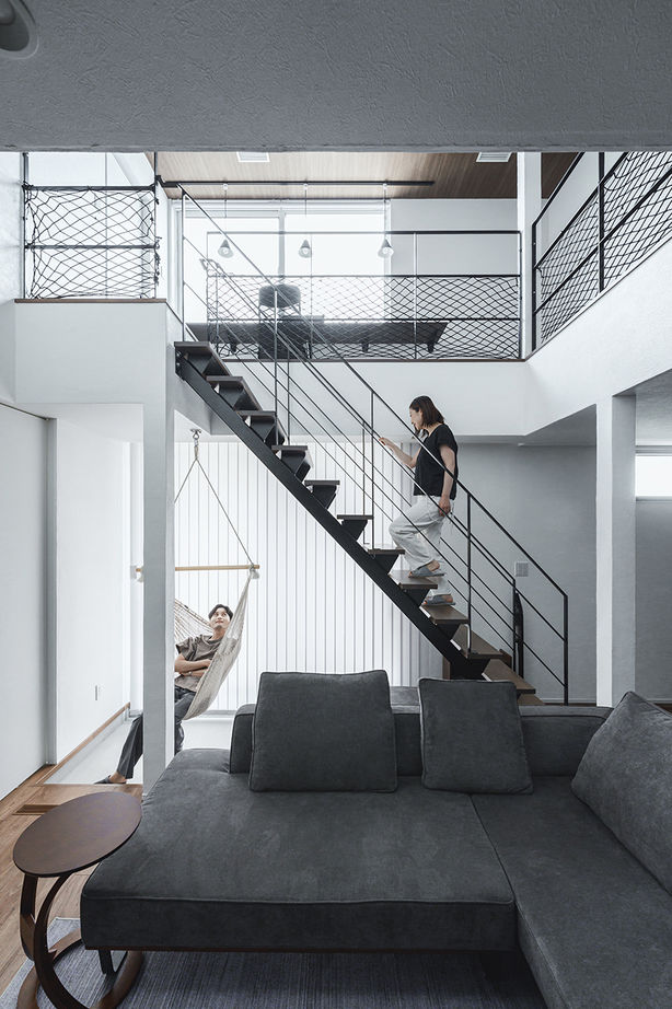 アーキホームライフ 【土間/鉄骨階段/ビルトインガレージ】人が集まりやすいシンプルな家。テレワークも景色を眺めながら快適にの建築実例画像4