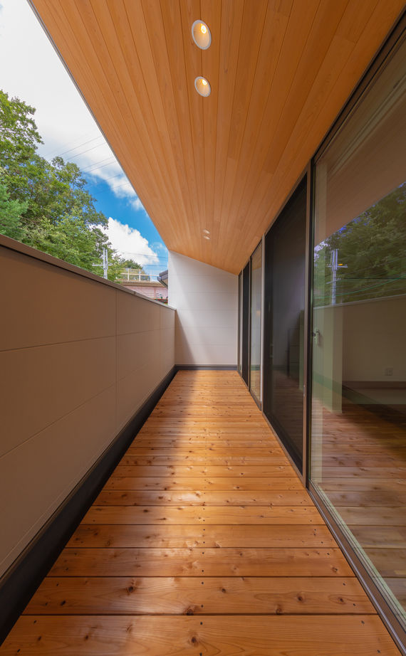 アーキホームライフ 【大阪・～2000万円・おしゃれな家】全方位に窓を配置した、光と風が通り抜ける２階リビングの家の建築実例画像2