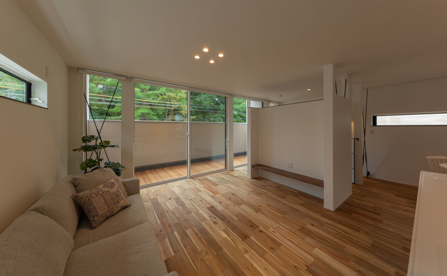 アーキホームライフ 【大阪・～2000万円・おしゃれな家】全方位に窓を配置した、光と風が通り抜ける２階リビングの家の建築実例画像4