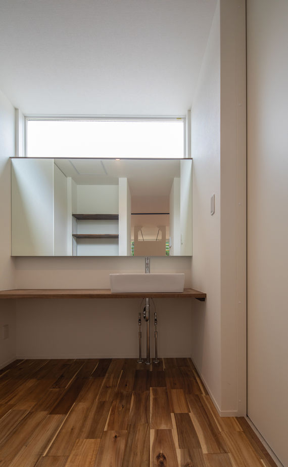 アーキホームライフ 【大阪・～2000万円・おしゃれな家】全方位に窓を配置した、光と風が通り抜ける２階リビングの家の建築実例画像5