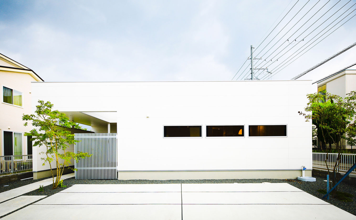 アーキホームライフ 【大阪・～2000万円・おしゃれな家】カーテンのいらない暮らしを叶えた白いハコの平屋の家の建築実例画像10