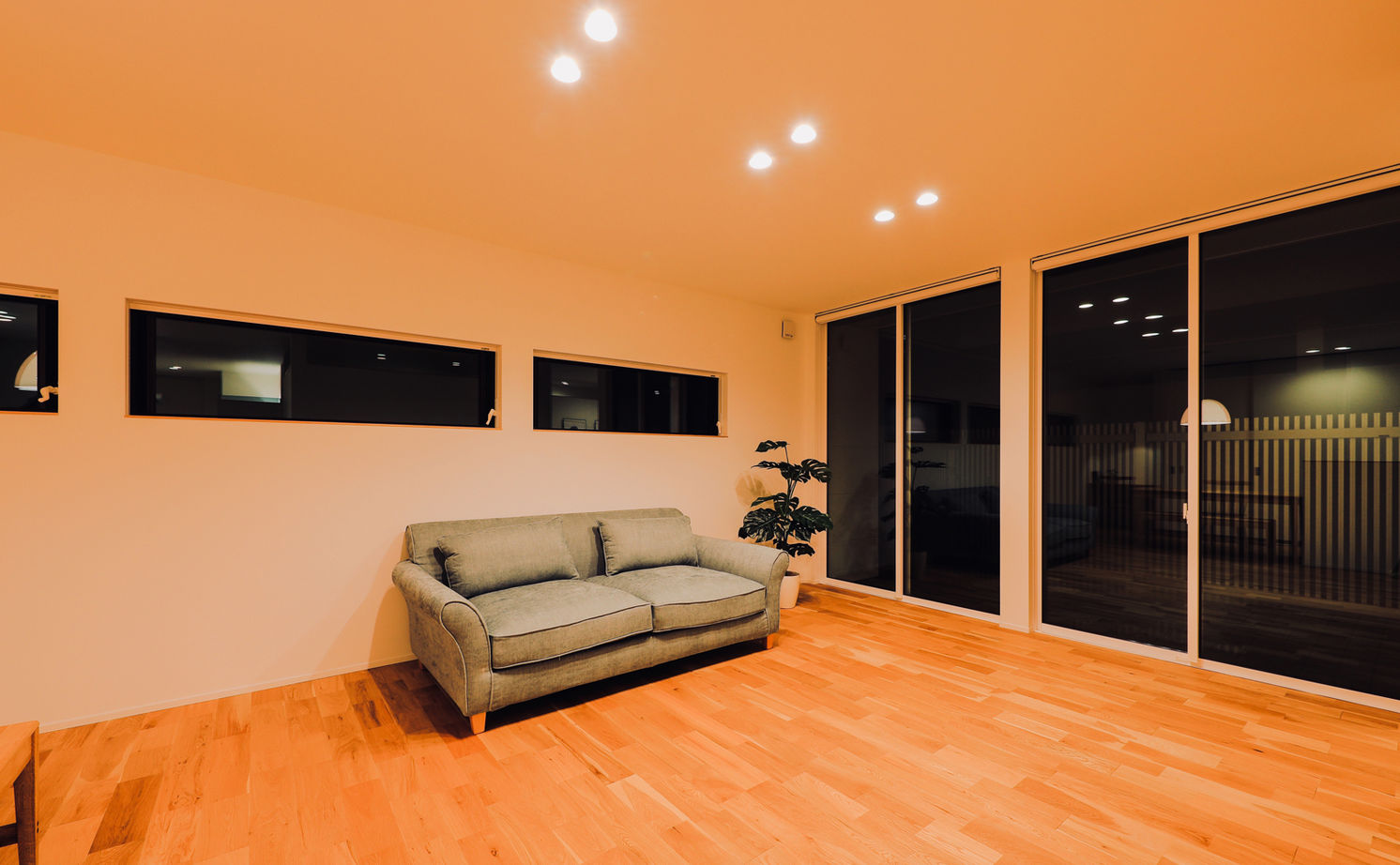 アーキホームライフ 【大阪・～2000万円・おしゃれな家】カーテンのいらない暮らしを叶えた白いハコの平屋の家の建築実例画像12