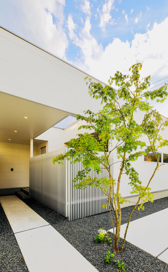 アーキホームライフ 【大阪・～2000万円・おしゃれな家】カーテンのいらない暮らしを叶えた白いハコの平屋の家の建築実例画像13