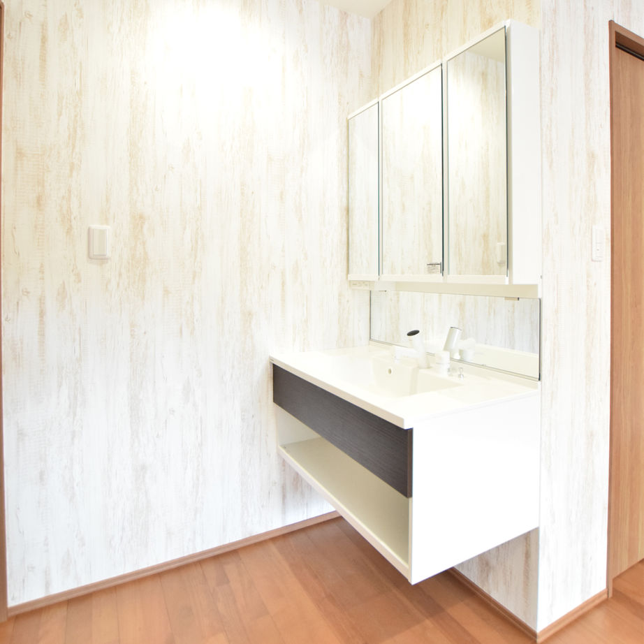 アーキホームライフ ［大阪・2000万円台・駐車場有］木目の外観に片流れの屋根がかっこいい2000万円台の二世帯住宅（間取り有）の建築実例画像5