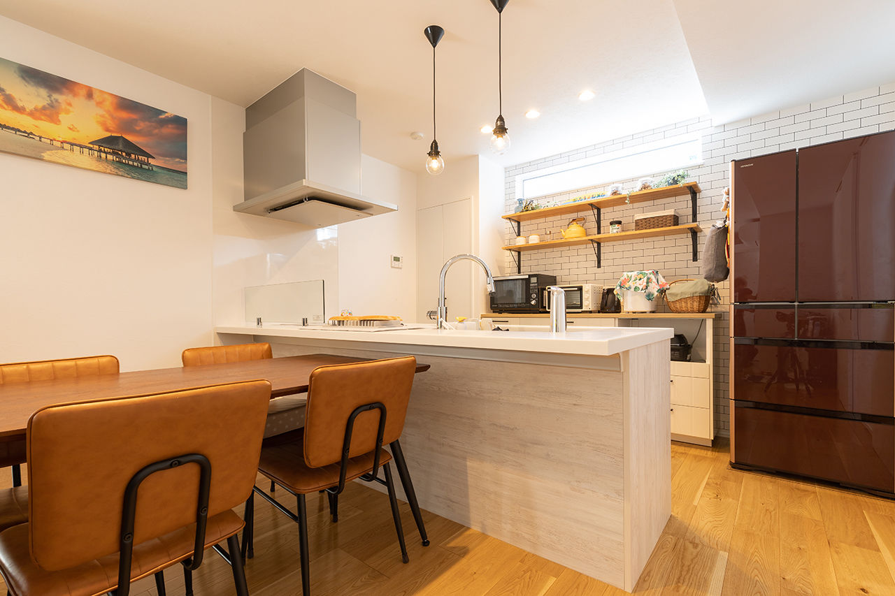 アーキホームライフ 【大阪・2000万円台・駐車場有】金属サイディングが映えるカリフォルニアテイストの住まい（間取り有）の建築実例画像4