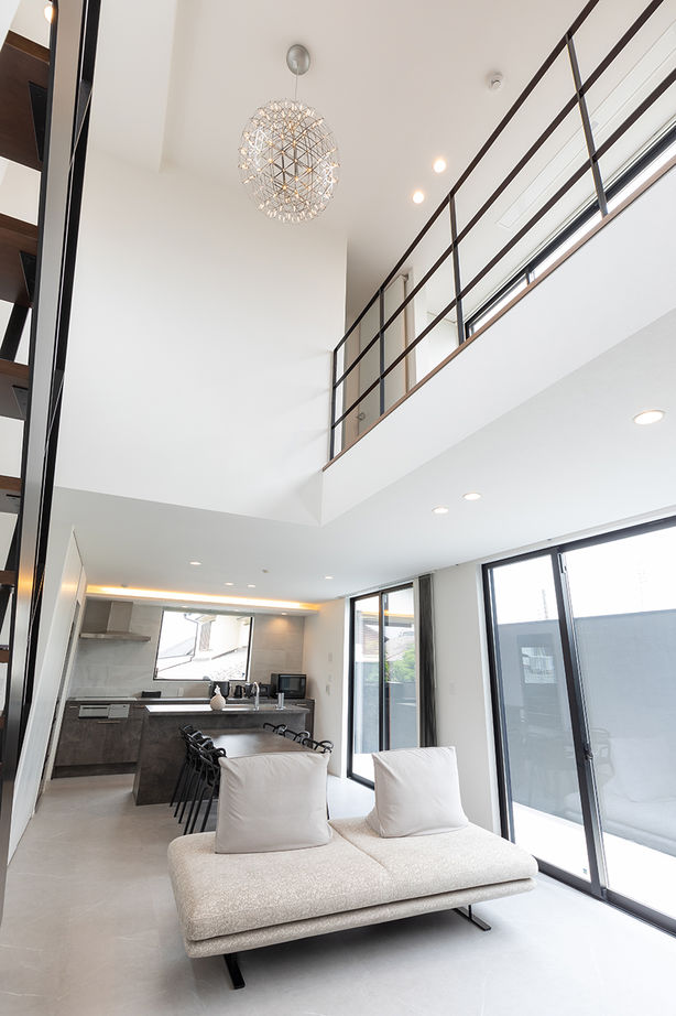 アーキホームライフ 【大阪・1000万円台・駐車場有】高級感のあるシンプルモダンなスタイリッシュハウス（間取り有）の建築実例画像2