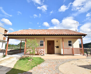 アーキホームライフ ［兵庫・1000万円台・30坪以下・駐車場有］自然素材を使ったシンプルモダンな平屋の実例（間取り有）の建築実例画像2