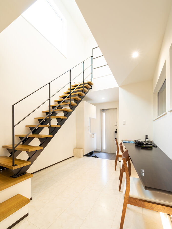 アーキホームライフ ［兵庫・2000万円台・31坪・駐車場有］2階リビングのビルトインガレージのあるお家（間取り有）の建築実例画像4