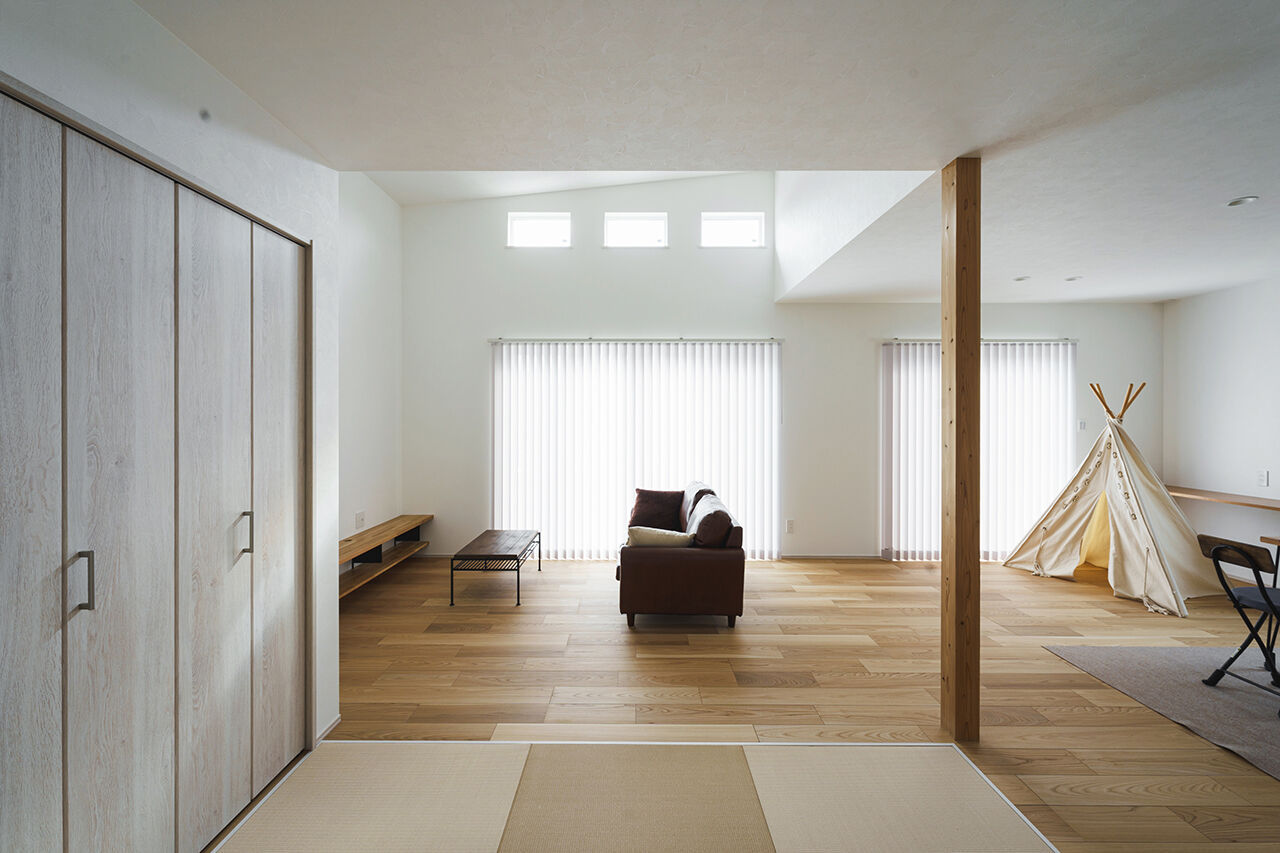 アーキホームライフ 【兵庫県・スタイリッシュな家・平屋】シンプルデザインが心地好い寛ぎの家（間取り有）の建築実例画像4