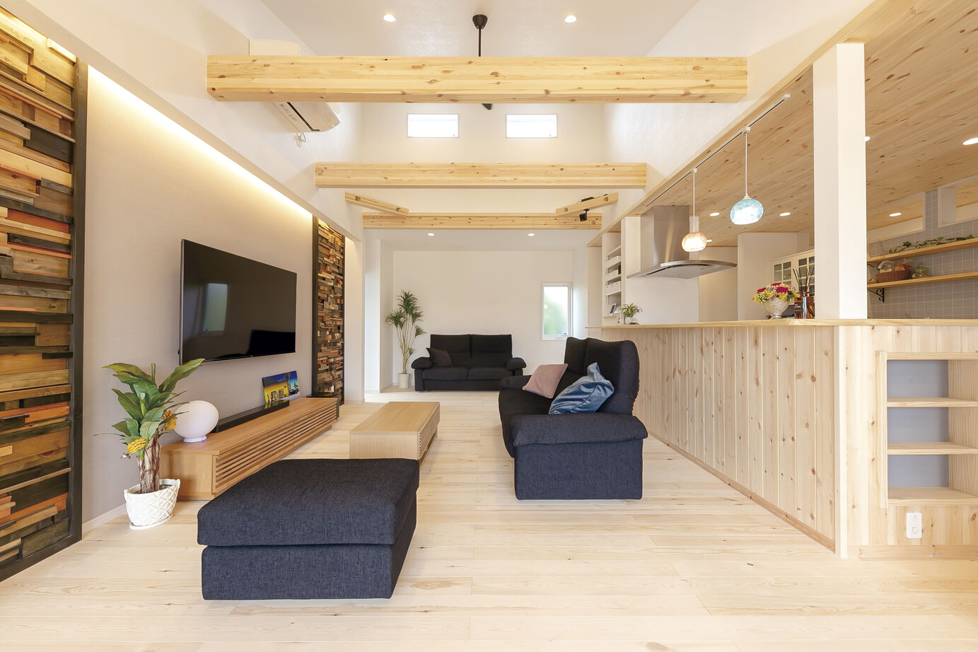 リバーフットホールディングの建築実例画像