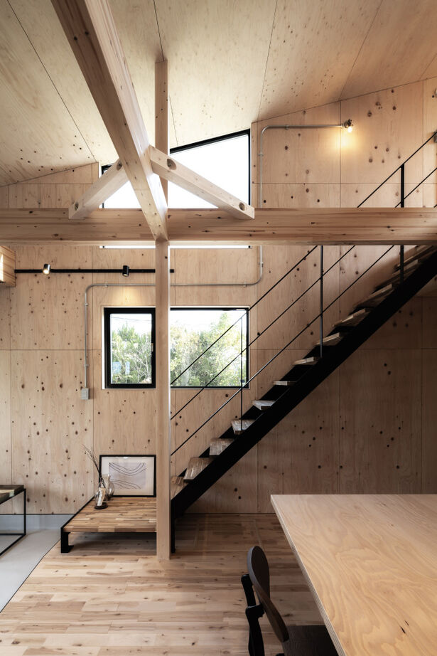 SAWAMURA建築設計 【高島市】ラフな仕上げで無骨な雰囲気に。遊び心が詰まったアウトドアスタイルの住まいの建築実例画像7