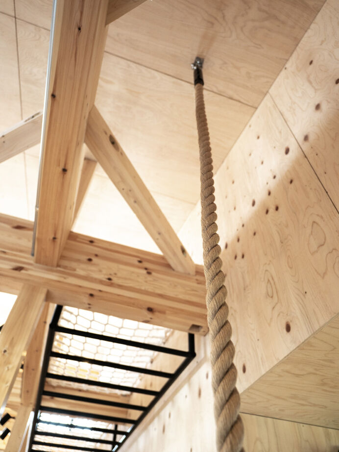 SAWAMURA建築設計 【高島市】ラフな仕上げで無骨な雰囲気に。遊び心が詰まったアウトドアスタイルの住まいの建築実例画像17