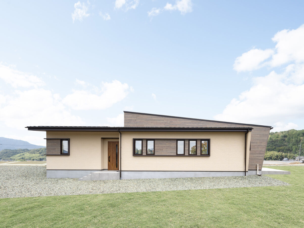 SAWAMURA建築設計 【美浜町／平屋】家事に育児、仕事や趣味も楽しめるナチュラルスタイルの平屋の住まいの建築実例画像