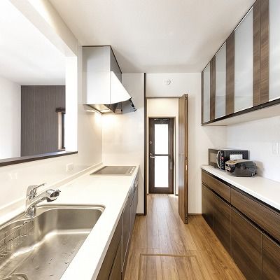 横尾材木店 【2000万円台】愛車を身近に感じるバイクガレージのある平屋。ブラウンで統一したＬＤＫで寛ぎの時間をの建築実例画像4