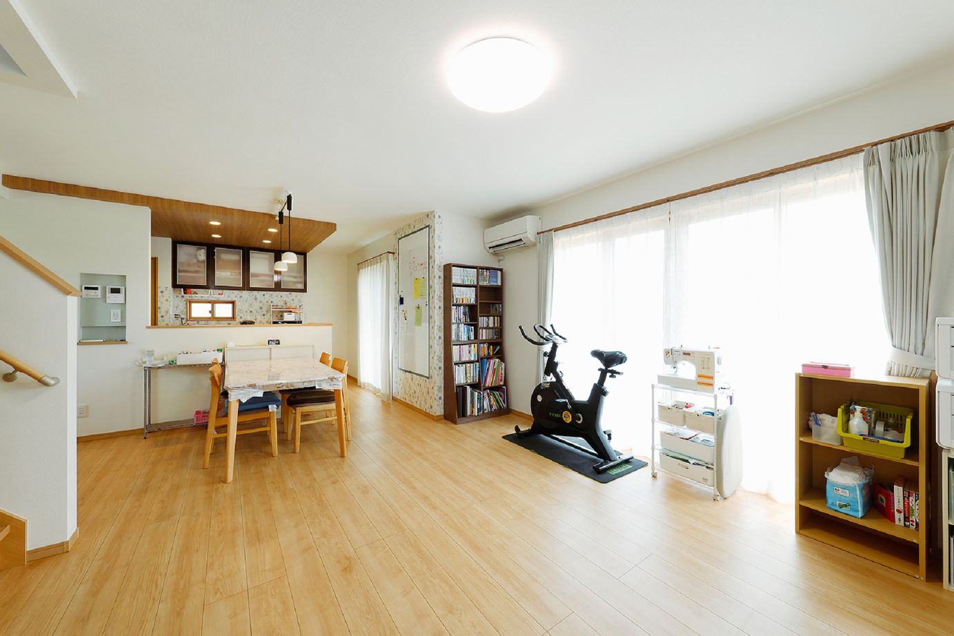 横尾材木店 【1800万円台】趣味スペース／たっぷり収納／広々バルコニー／アフターサポート充実の建築実例画像2