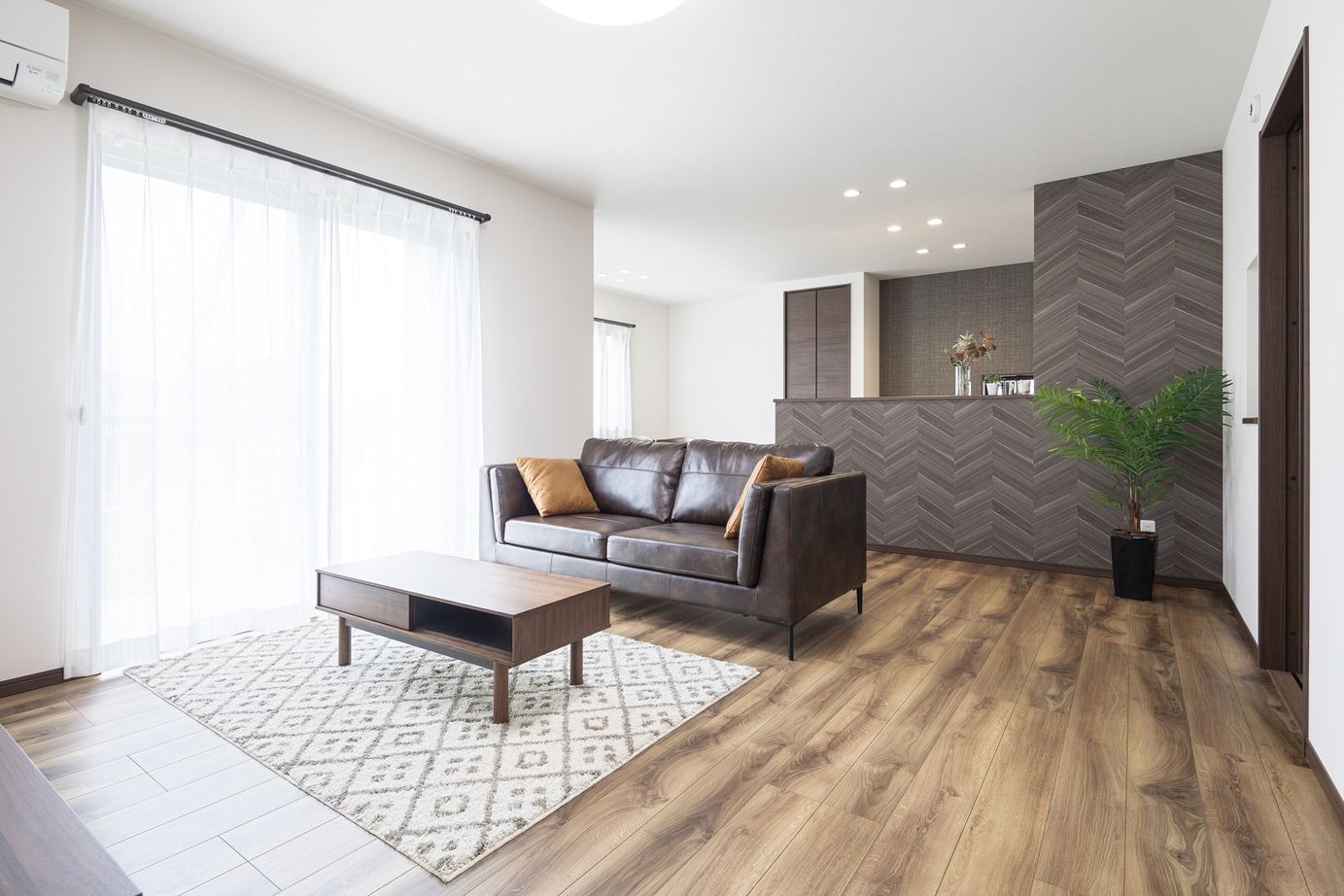 横尾材木店 【1900万円台】「おうちでちょこっとアウトドア」BBQやミニキャンプ家族の時間を楽しむ／4.5帖テラスデッキの建築実例画像2