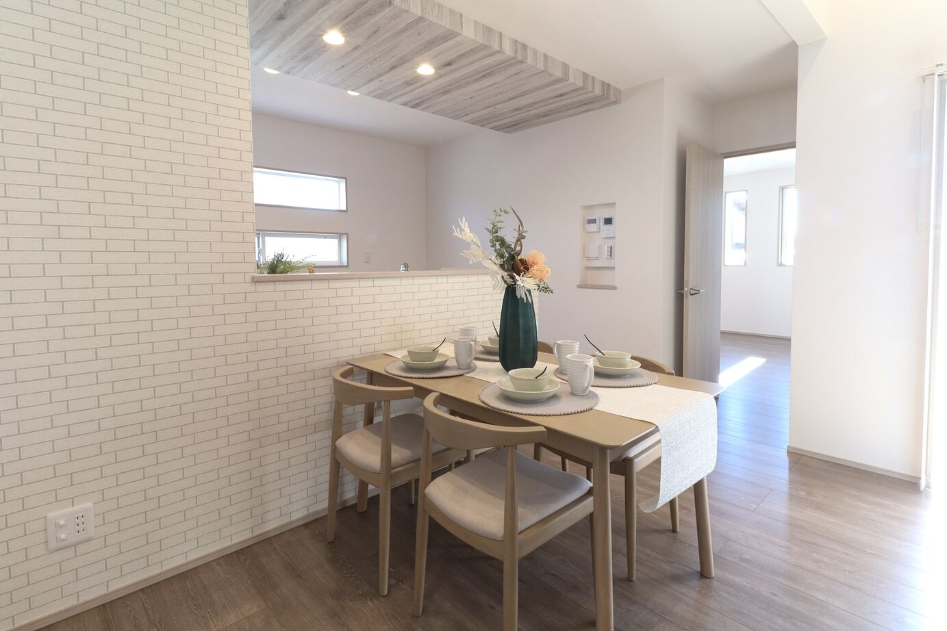 横尾材木店 【1939万円】2人暮らし/平屋/1.5階建て/ロフト/天井高4ｍ/無駄がなく2人暮らしにぴったり コンパクトな平屋の建築実例画像5