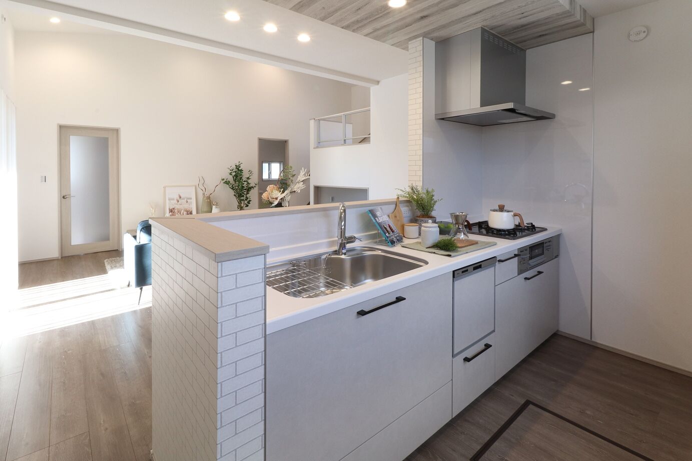 横尾材木店 【1939万円】2人暮らし/平屋/1.5階建て/ロフト/天井高4ｍ/無駄がなく2人暮らしにぴったり コンパクトな平屋の建築実例画像6