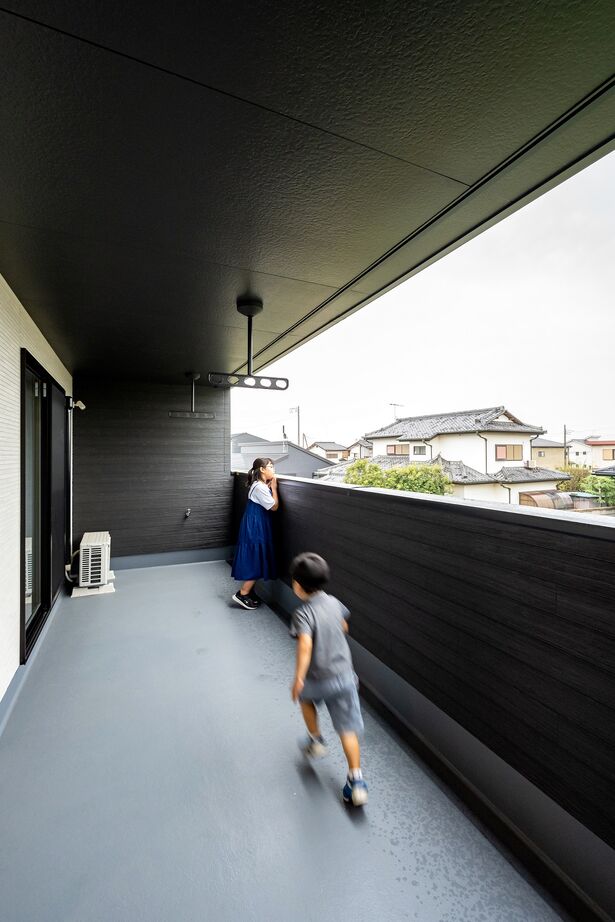 横尾材木店 【1900万円台】陽の光が差し込むセカンドリビング／サンルーム／回遊動線／BBQも楽しめるバルコニーの建築実例画像6