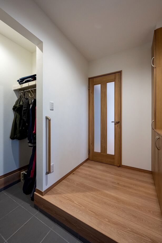 横尾材木店 【1900万円台】陽の光が差し込むセカンドリビング／サンルーム／回遊動線／BBQも楽しめるバルコニーの建築実例画像8