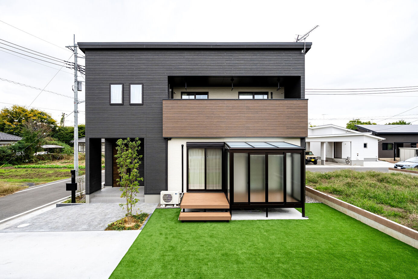 横尾材木店 【1900万円台】陽の光が差し込むセカンドリビング／サンルーム／回遊動線／BBQも楽しめるバルコニーの建築実例画像9